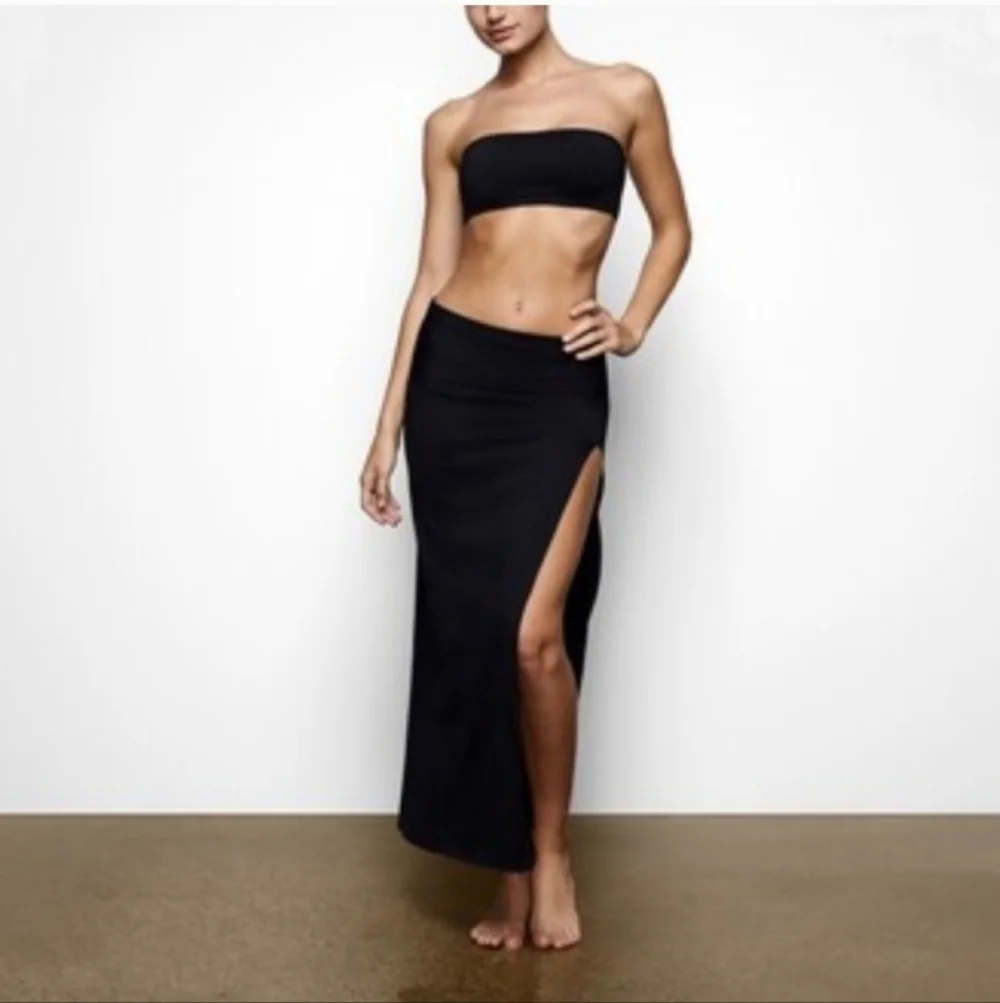 SKIMS SHAPING SWIM LONG SKIRT IN ONYX XL EUC
